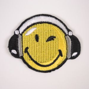 Parche termoadhesivo emoji DJ amarillo